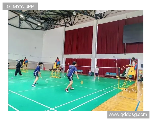 羽毛球专题:深入探讨重庆羽毛球队如何通过团队协作提升竞技水平与团体凝聚力 羽毛球专题:深入探讨重庆羽毛球队如何通过团队协作提升竞技水平与团体凝聚力