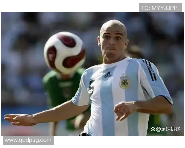 谁是足球明星的忠实粉丝探讨他们的魅力与影响力 谁是足球明星的忠实粉丝探讨他们的魅力与影响力